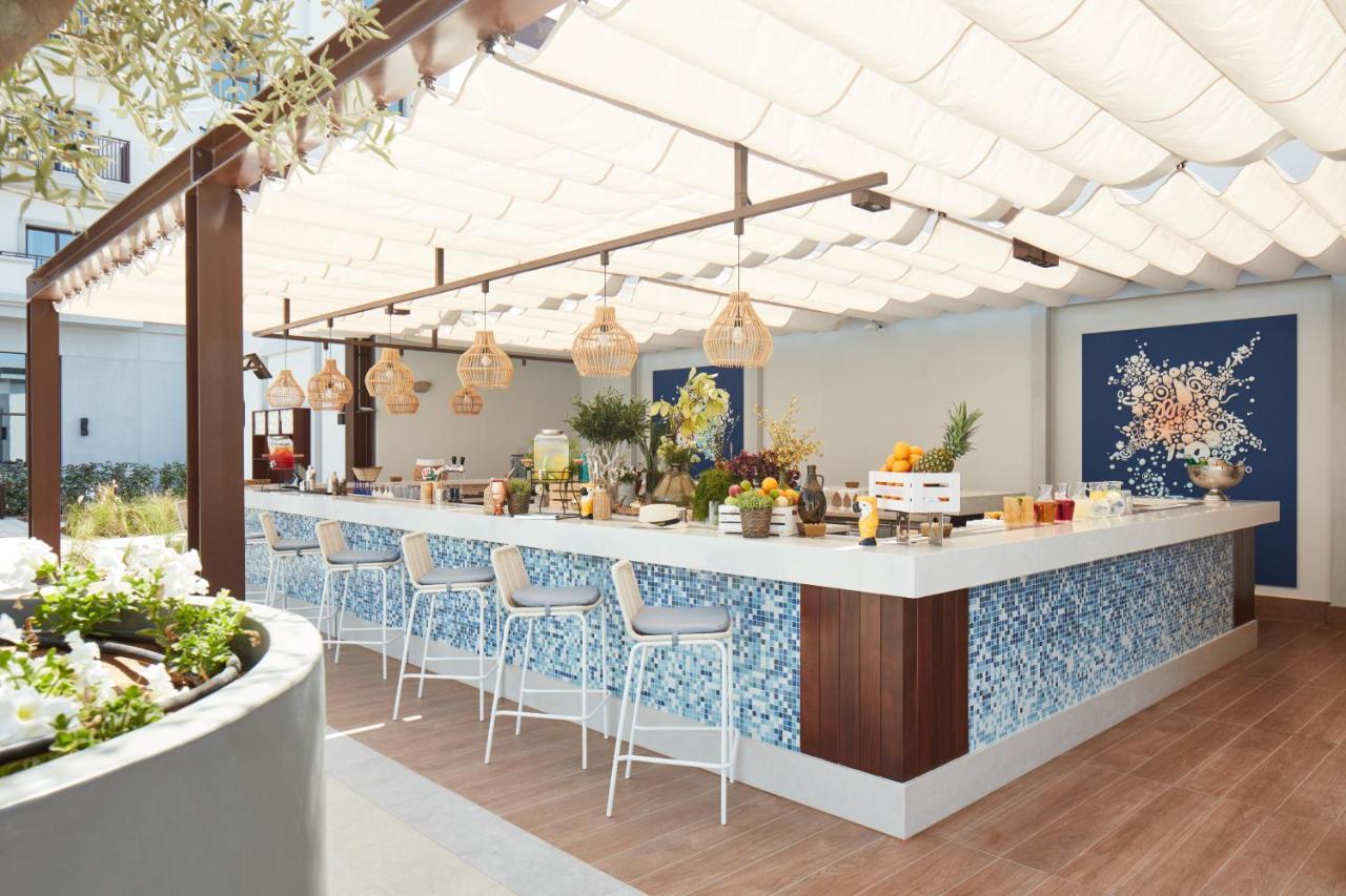 Vida Beach Resort Umm Al Quwain Exterior foto The bar at the 2014 Big Brother house